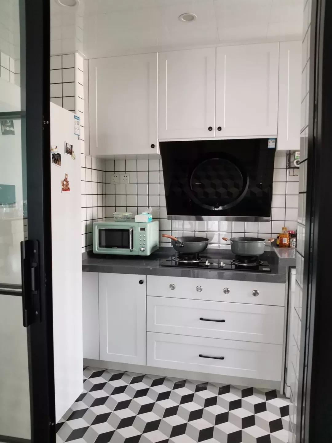 厨房台面什么颜色耐用好看,厨房台面哪种材料最耐脏