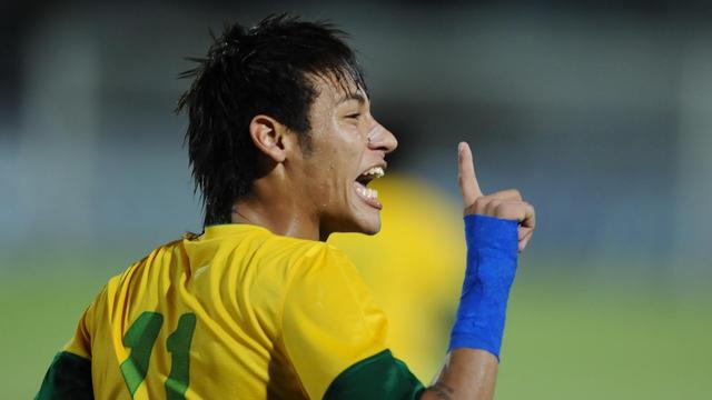 梅西和内马尔谁的脚下技术更好,内马尔和梅西谁的技术更好