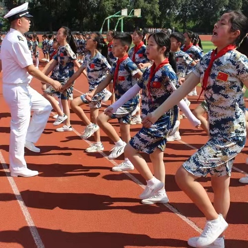 青岛市党史学习教育总结大会全文,即墨区启翰小学军训