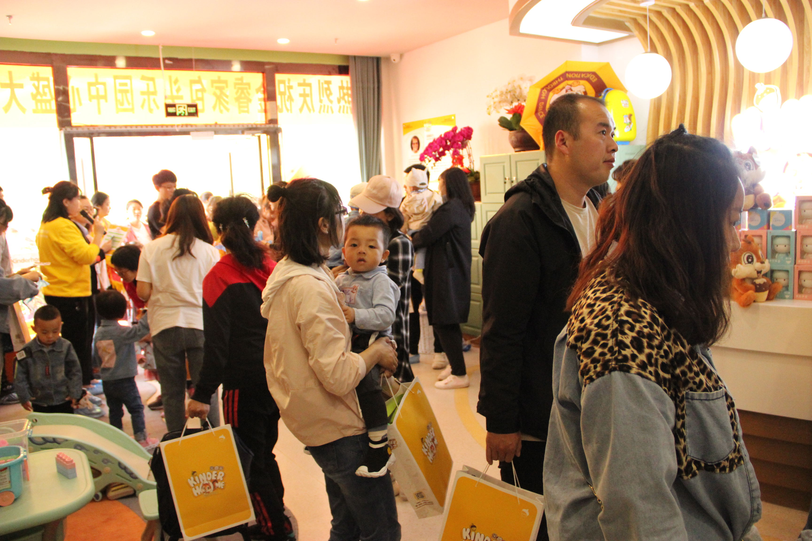 用最好的教育,教育中国的未来!金睿家包头乐园中心开业盛况!