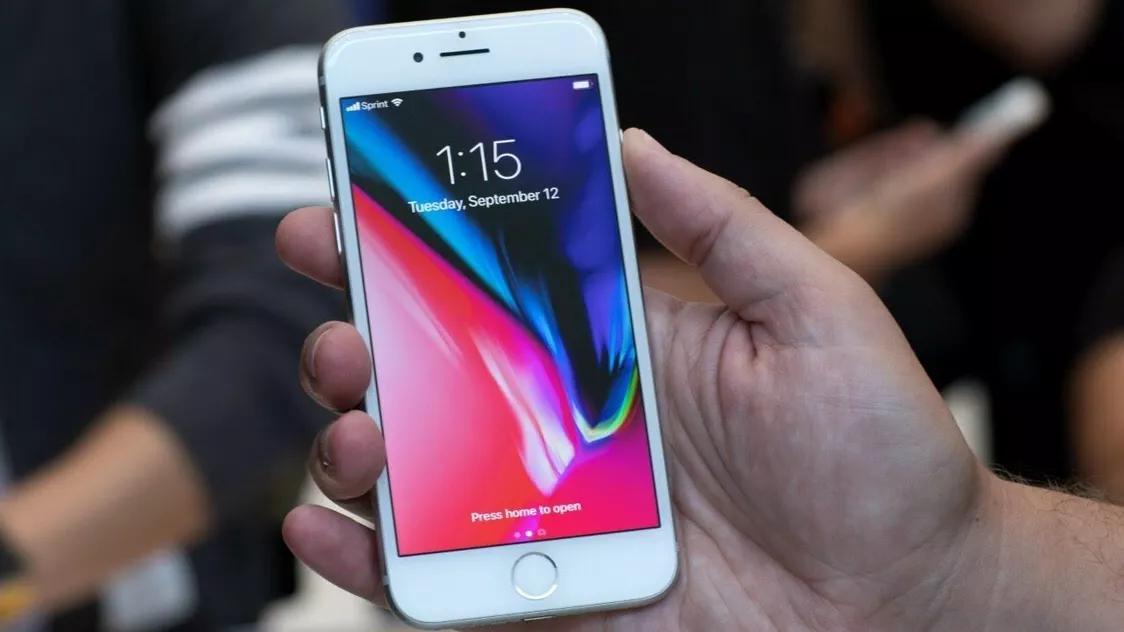 两年前的iphone还是98新,iphone8用了两年了还值多少钱