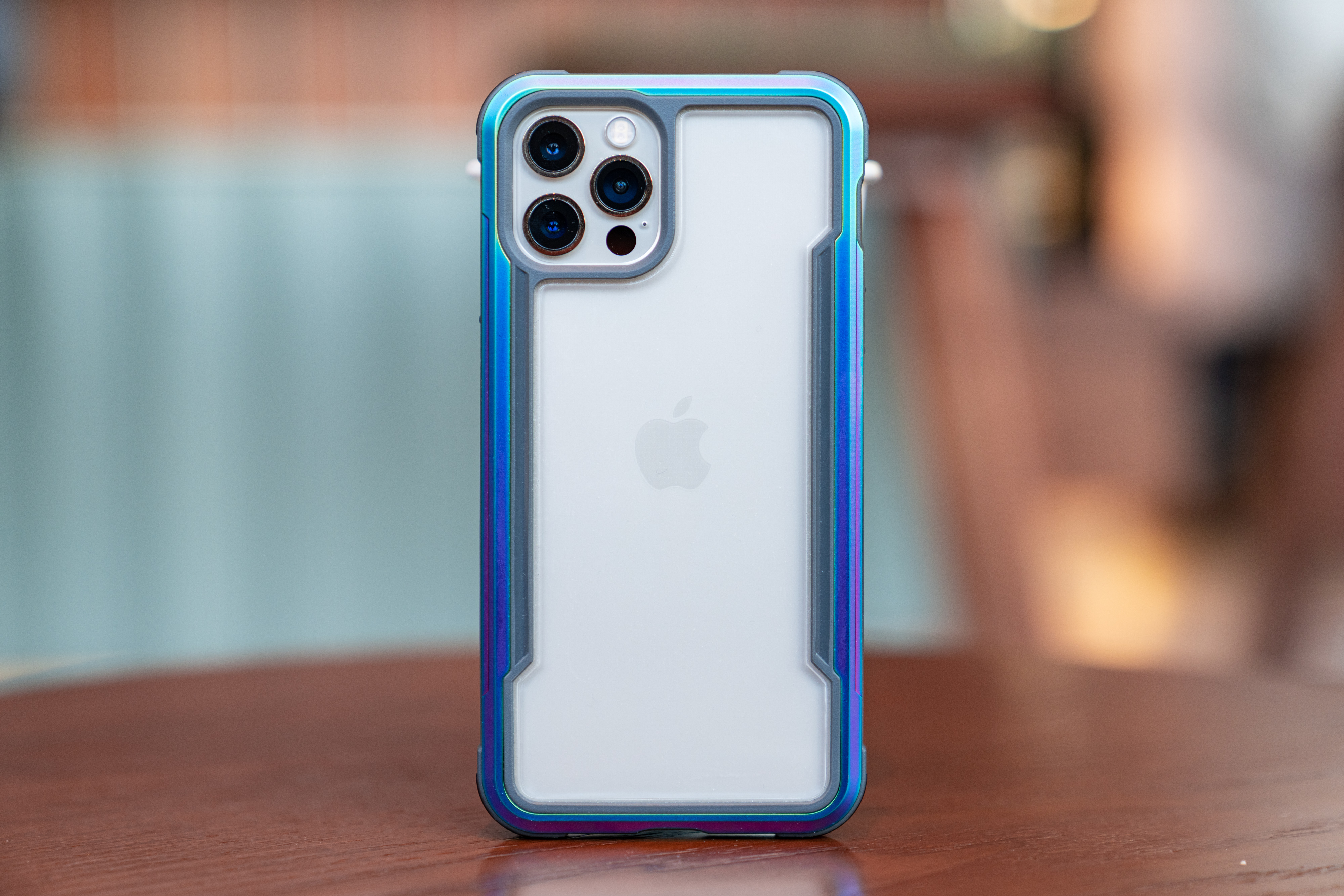 能让AppleCare+都赚不到钱的Defense决色小彩壳到底有多能摔？