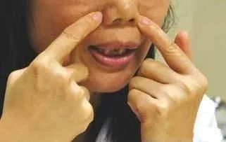 鼻炎按摩这个穴位、坚持做这个动作能很好的改善
