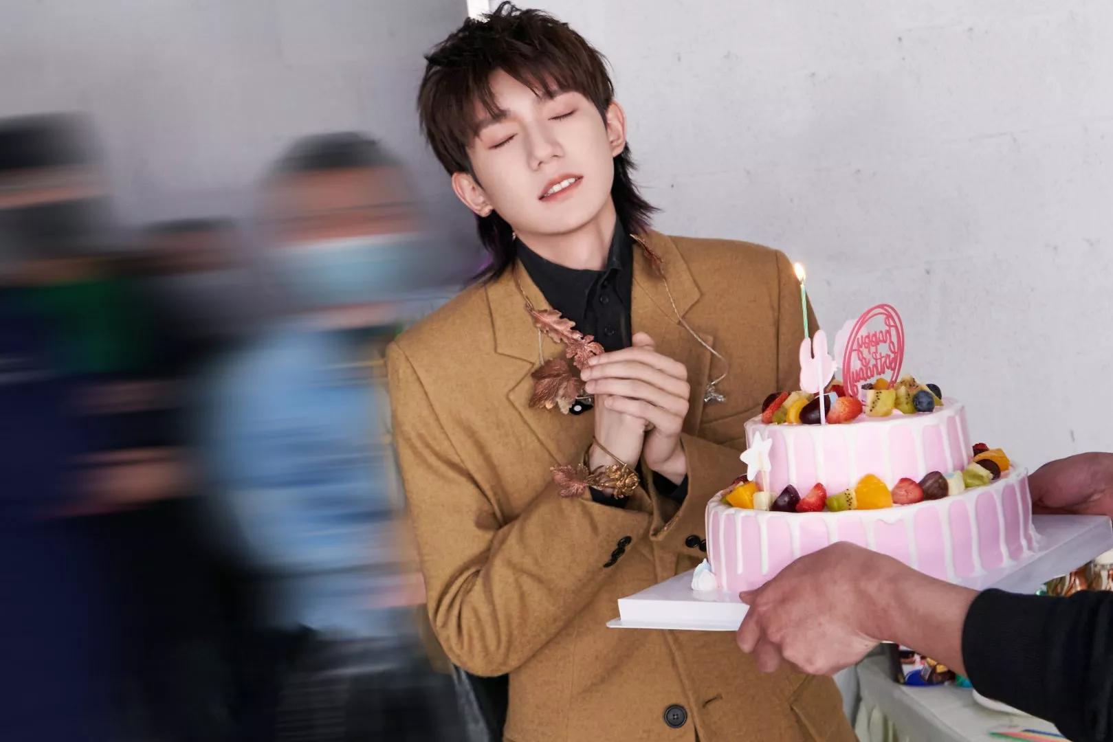 王源的诞生时光纪录片,王源二十岁纪录片