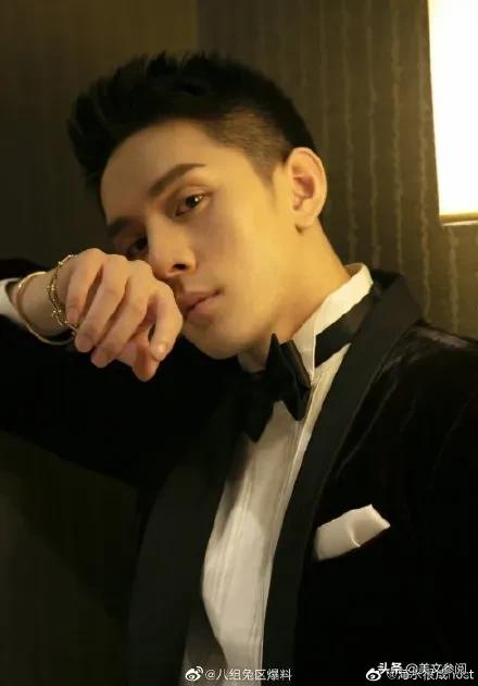 李佳琦和小助理在一起吗,李佳琦和小助理相爱相杀