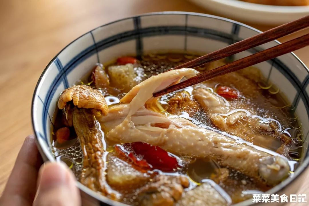 这一碗又润又美，电饭煲一键搞定！比敷面膜还管用