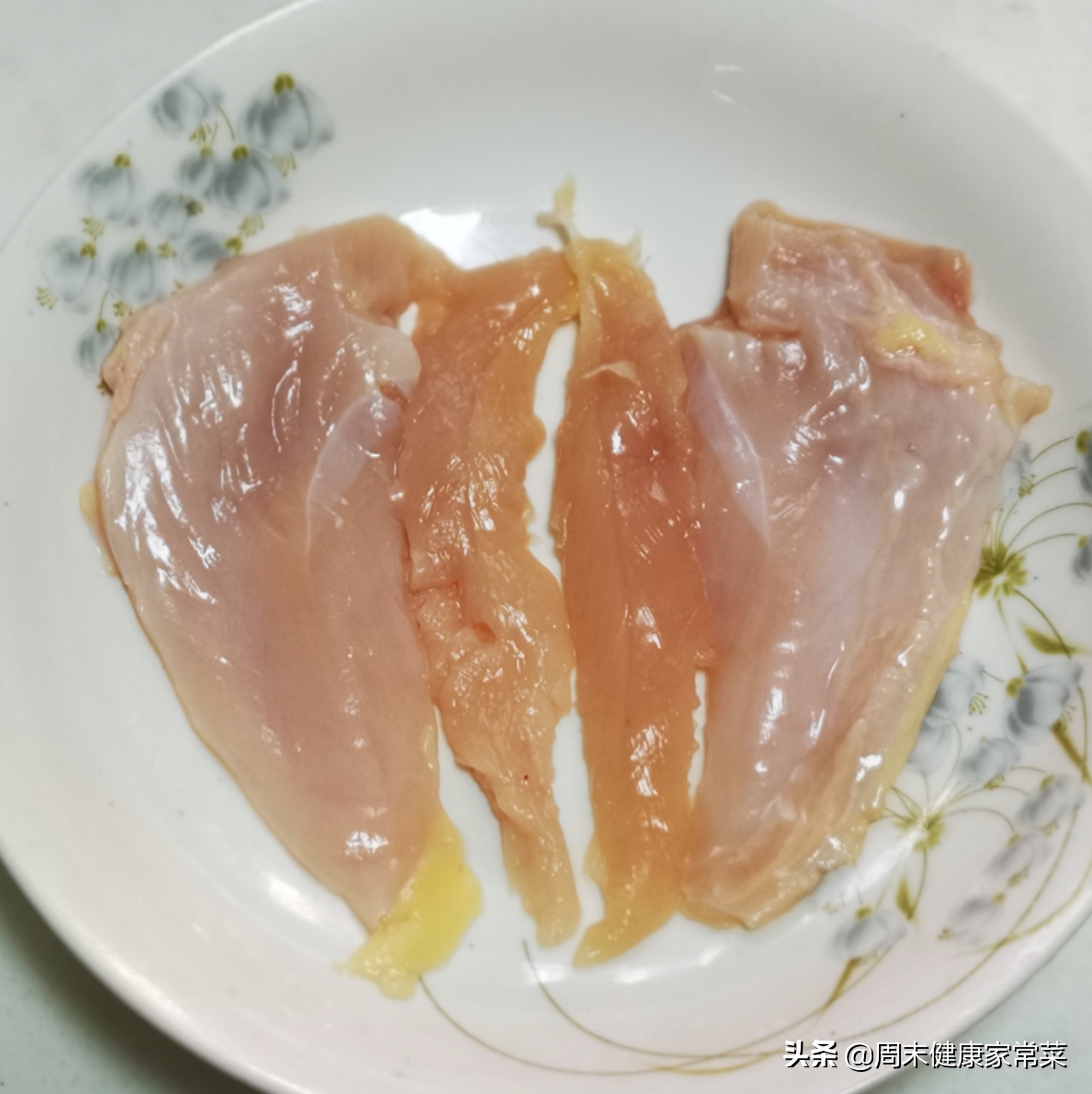 怎么把一只鸡完全脱骨,整只鸡如何完整脱骨