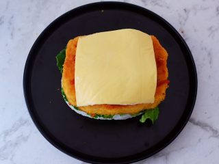 把饭做成汉堡,用鸡蛋做迷你汉堡好吃又好看