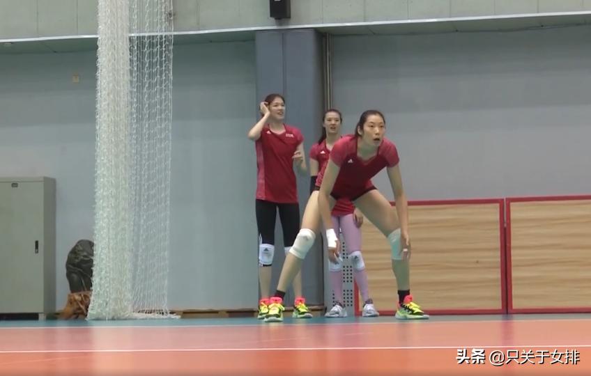 中国女排都有谁穿篮球鞋,中国女排朱婷穿库里球鞋