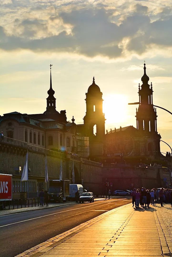 一个传奇的男人,一个传奇般的男人
