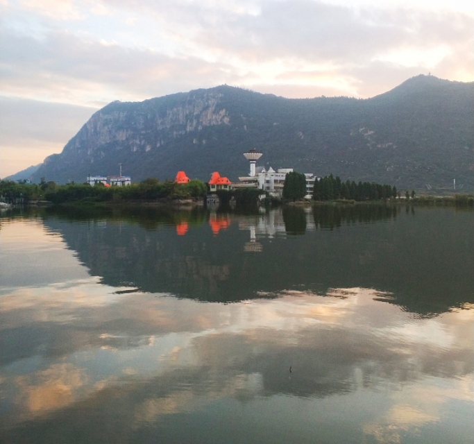 高原明珠滇池,美丽的高原明珠青海湖