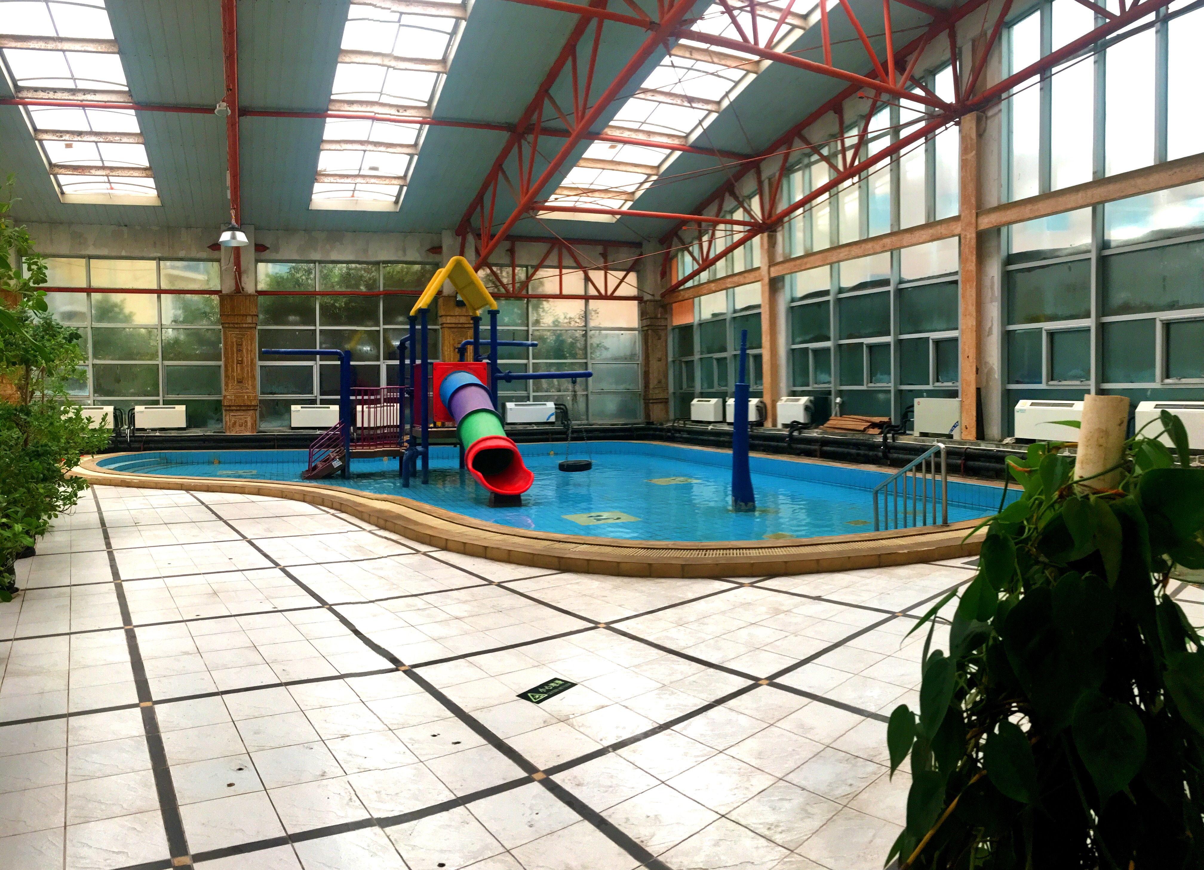 红栌山庄温泉在北京什么地方,北京红栌温泉山庄图片