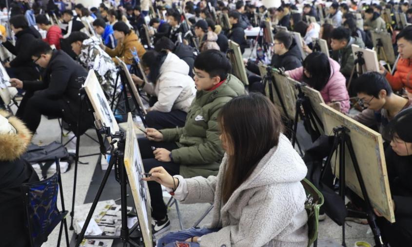 大学毕业后才知道,原来“美术生”发展空间很广阔,大学生很庆幸