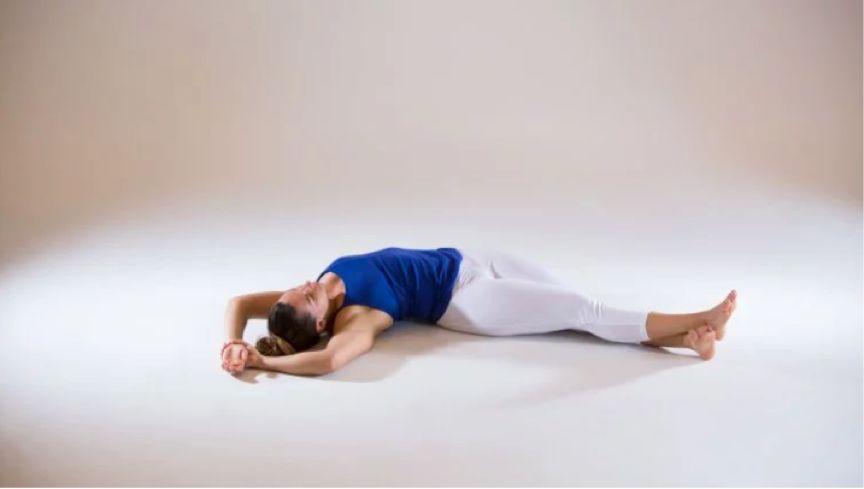 疏通肾和膀胱的瑜伽,膀胱经的养护瑜伽视频