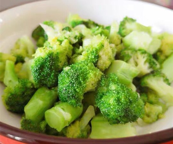 西兰花千万别用清水洗等于吃虫卵,吃西兰花一定要这样洗才干净