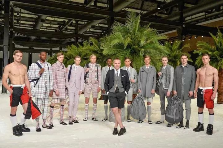 moncler羽绒服国外代言明星,moncler一件羽绒服可以穿几年