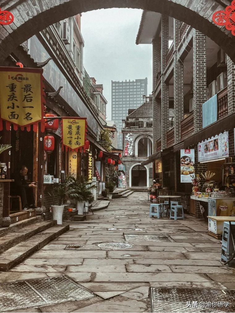 黄水小学《追寻红色足迹,争做阳光少年》重庆研学旅行圆满结束