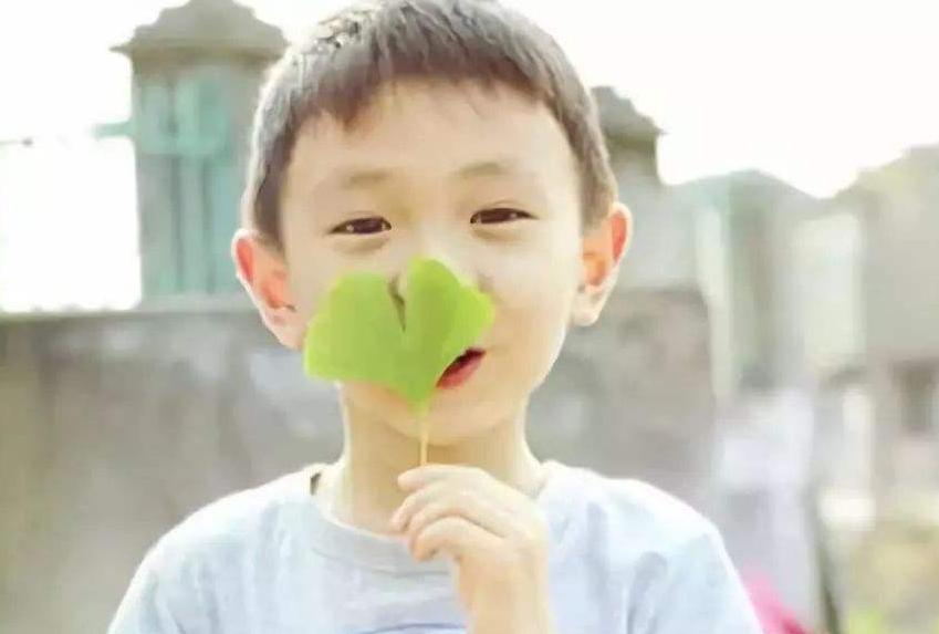 孩子学亲嘴怎么教育,怎么正确引导孩子亲嘴