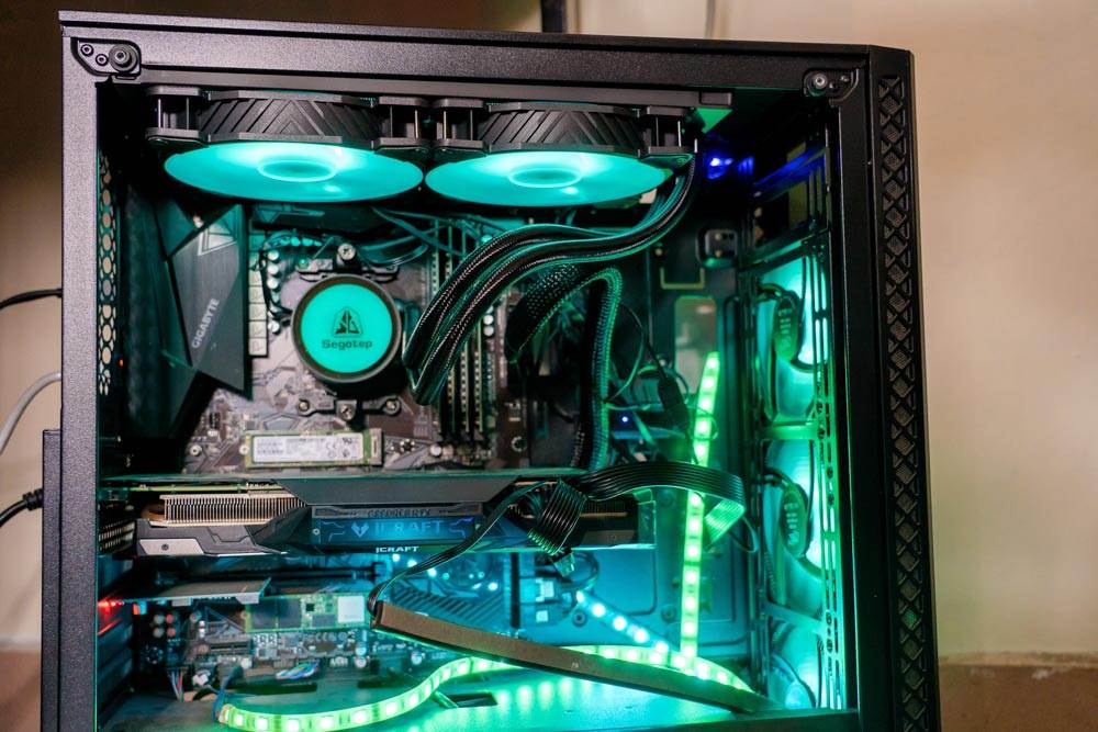 极品飞车21热度下完黑屏,玩极品飞车21电脑过热重启