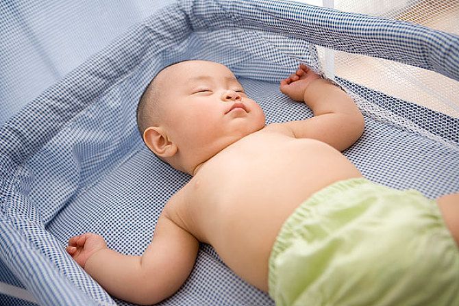 新手妈妈哄睡,用毛巾哄睡婴儿入睡