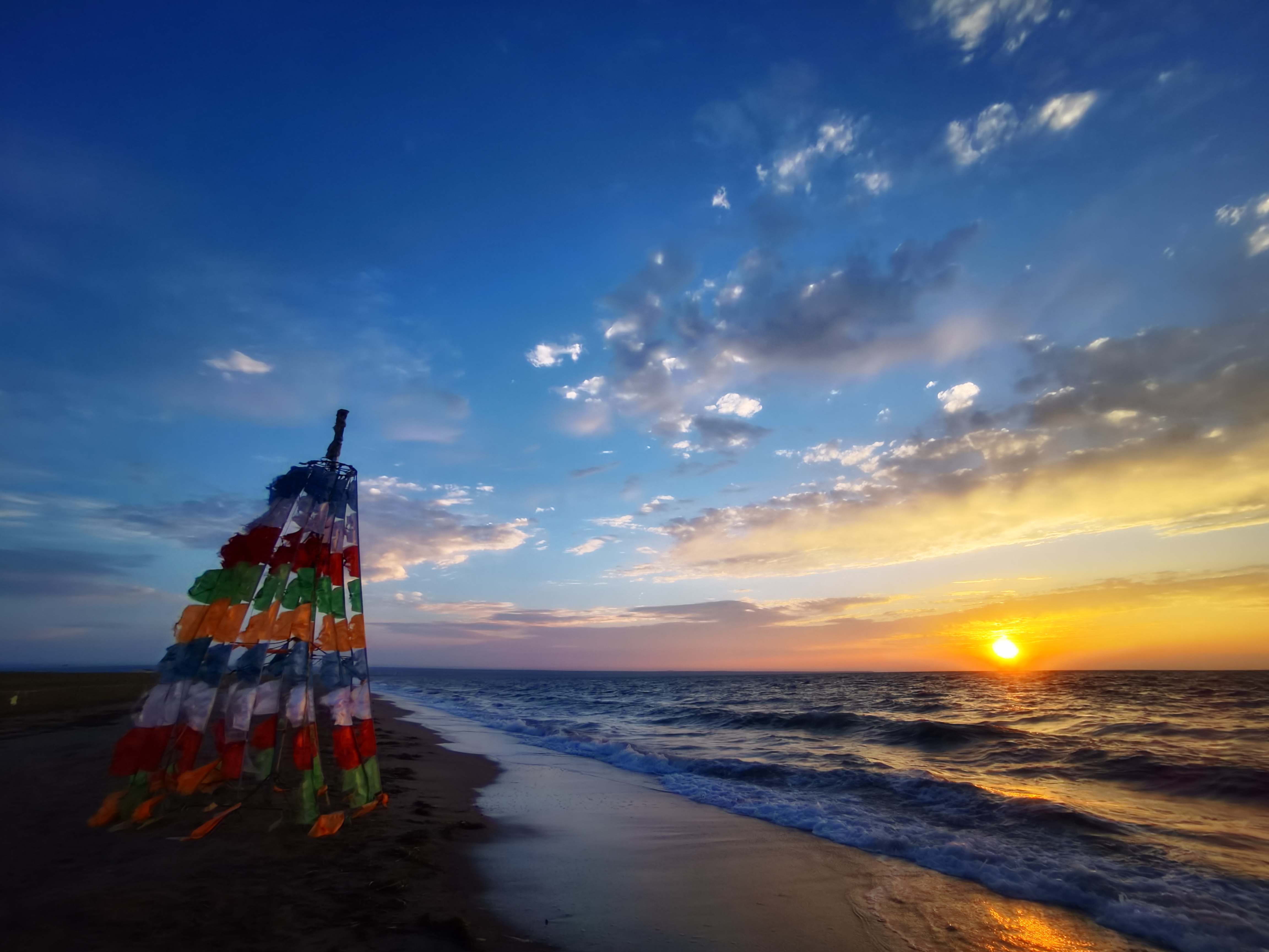 自驾青海沙漠旅游路线攻略,青海七彩丹霞自驾游攻略