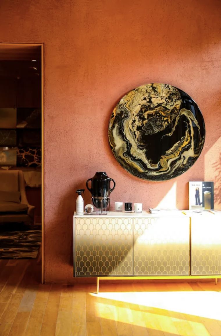 设计师KellyHoppen做客HOUSEOFWANG带着地毯壁纸新品畅聊“无限”