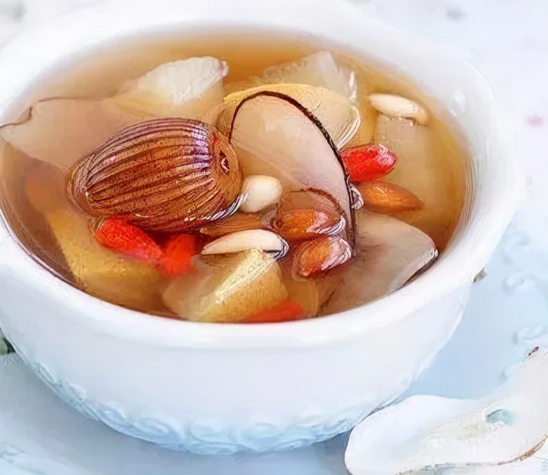 护肺养肺的食物有哪些,护肺养肺吃什么保健品