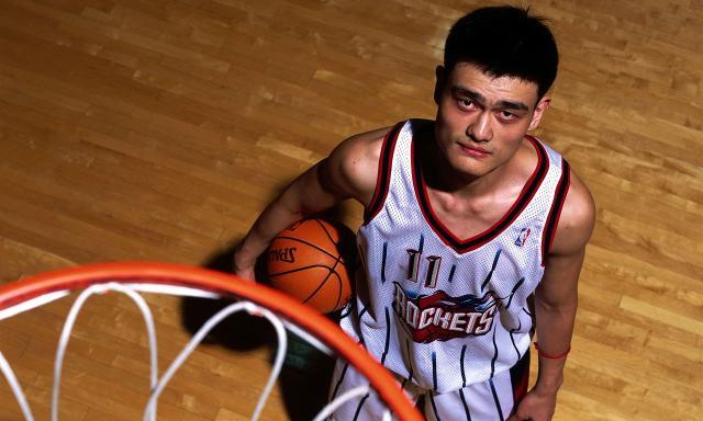 中国伟大运动员姚明,超大型巨人姚明