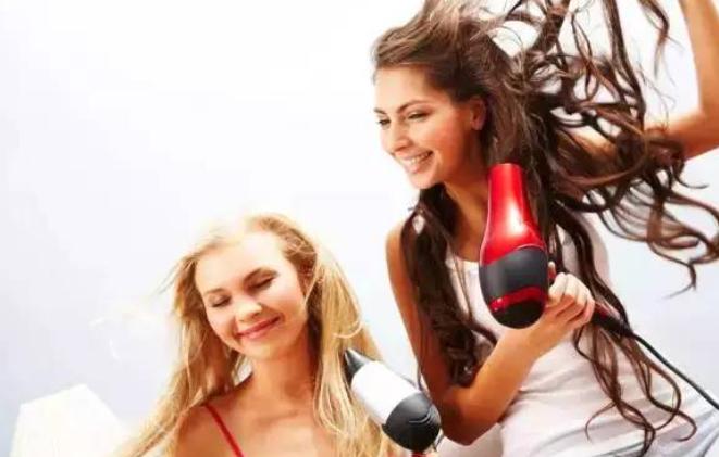 头发干枯分叉怎么办,头发分叉是怎么回事