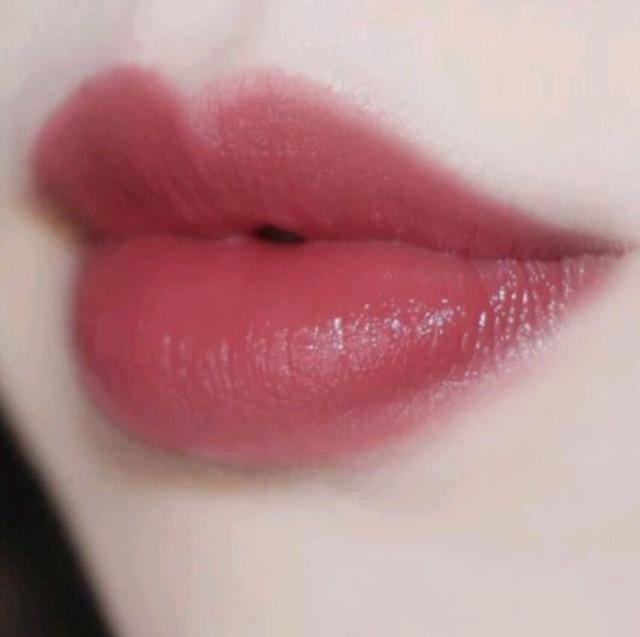 适合秋季的口红推荐大牌,秋冬妆容质感都靠雾面口红