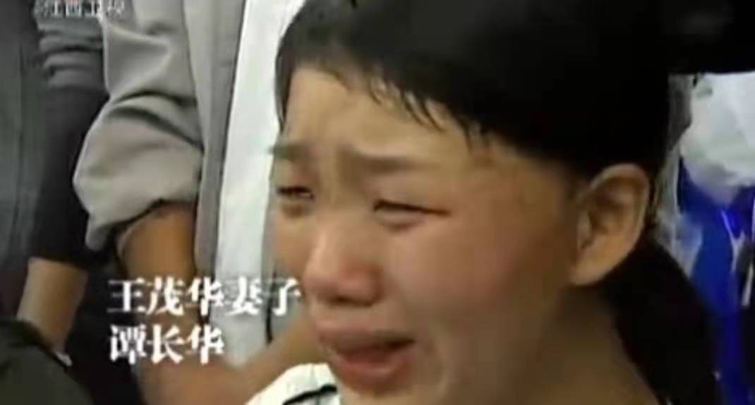 一对夫妻救下两名不慎落水的孩子,12年前翁婿大火救人