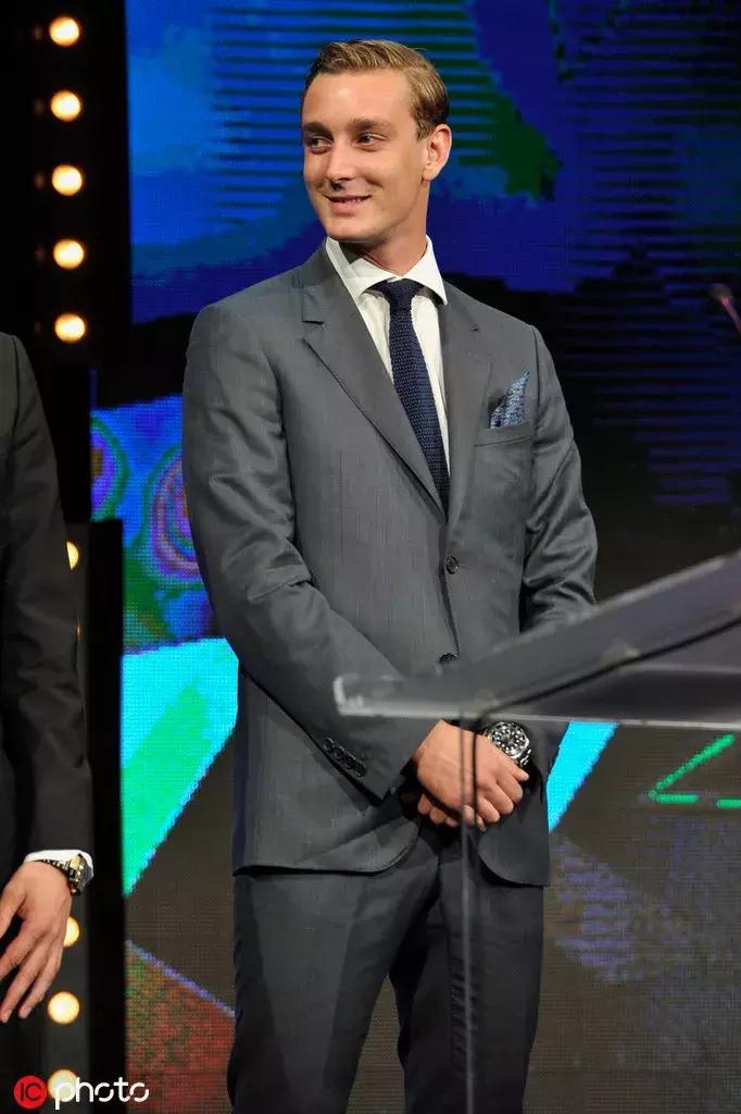 能嫁给王子的从来就不是“灰姑娘”，一起来看这场举办在世界五大宫殿之一的世纪梦幻婚礼吧