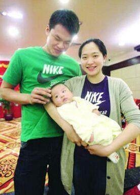 揭秘朱芳雨与现任妻子的恩爱秘密,朱芳雨三次婚姻