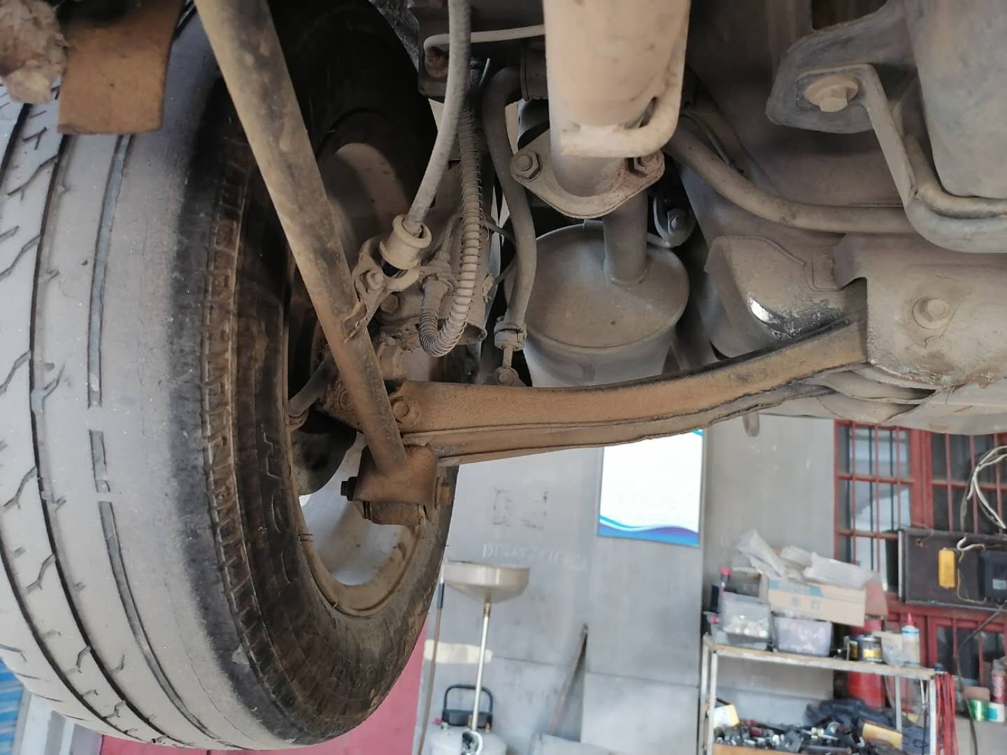 发动机漏油和烧机油大修多少钱,发动机漏油维修费用明细表