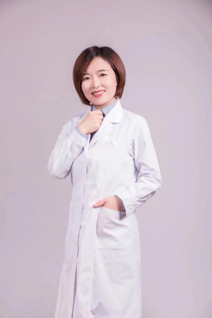 12月5日,九三学社山西省委医疗专家在汾东院区义诊送健康