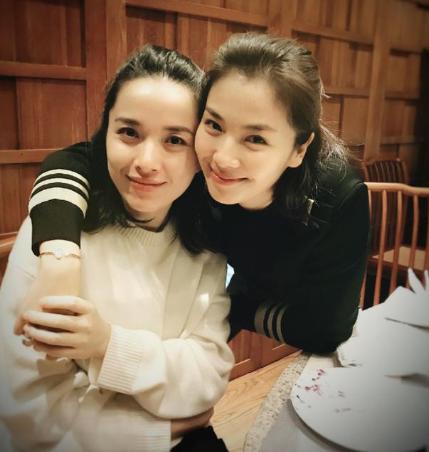 李佳桐结婚了吗,李佳42岁嫁给靳东的照片