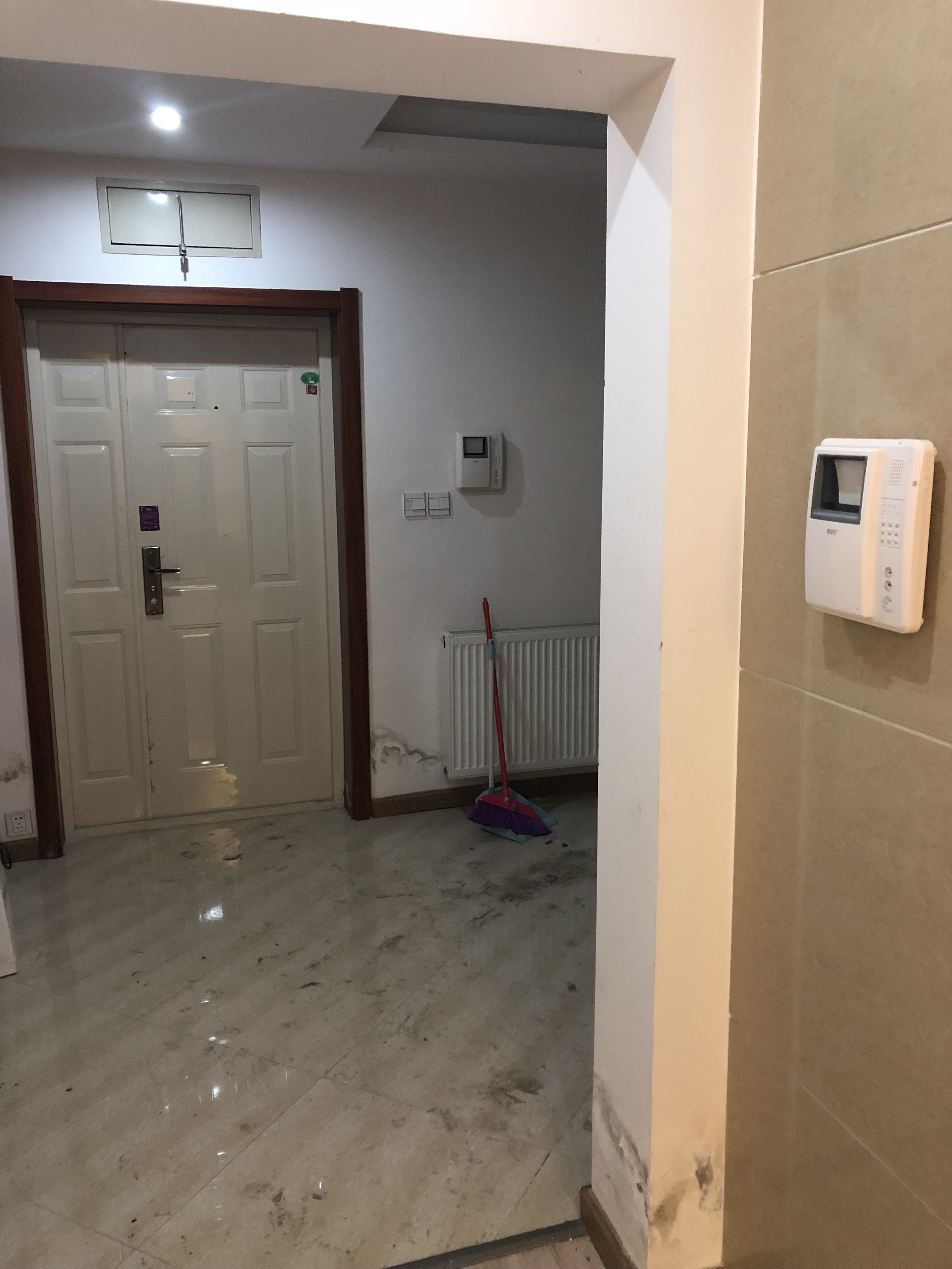 室内门选不选实木门,室内门选不锈钢靠谱吗