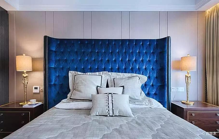 他家像宫殿！巨型水晶灯，黄金瓷砖，金碧辉煌，住上一晚值了