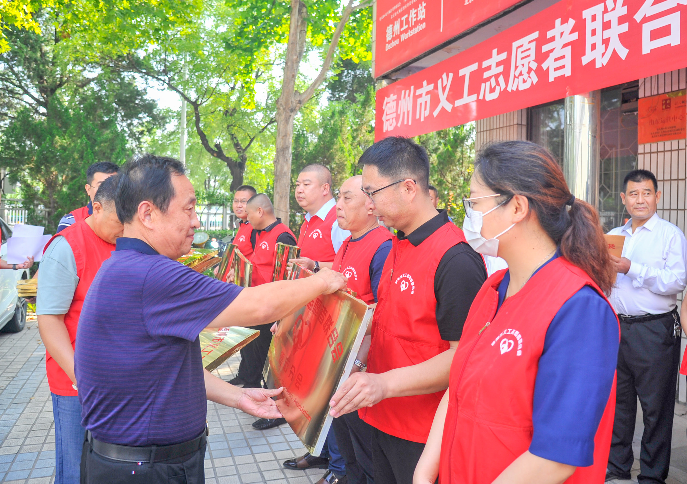 朝阳爱心助学,朝阳志愿者扶贫帮困