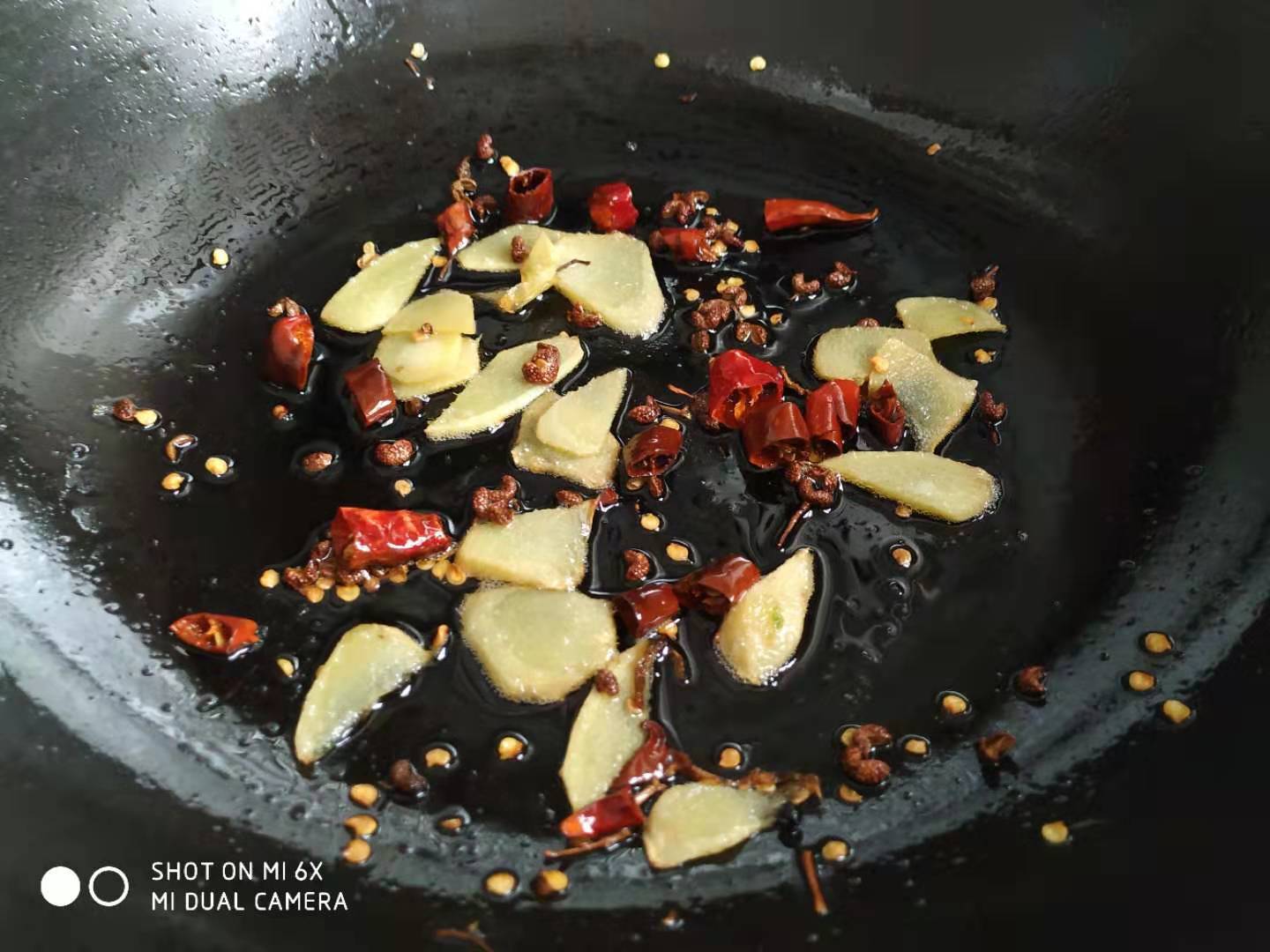 凉拌火腿肠金针菇干豆腐,凉拌火腿肠年夜饭飘香