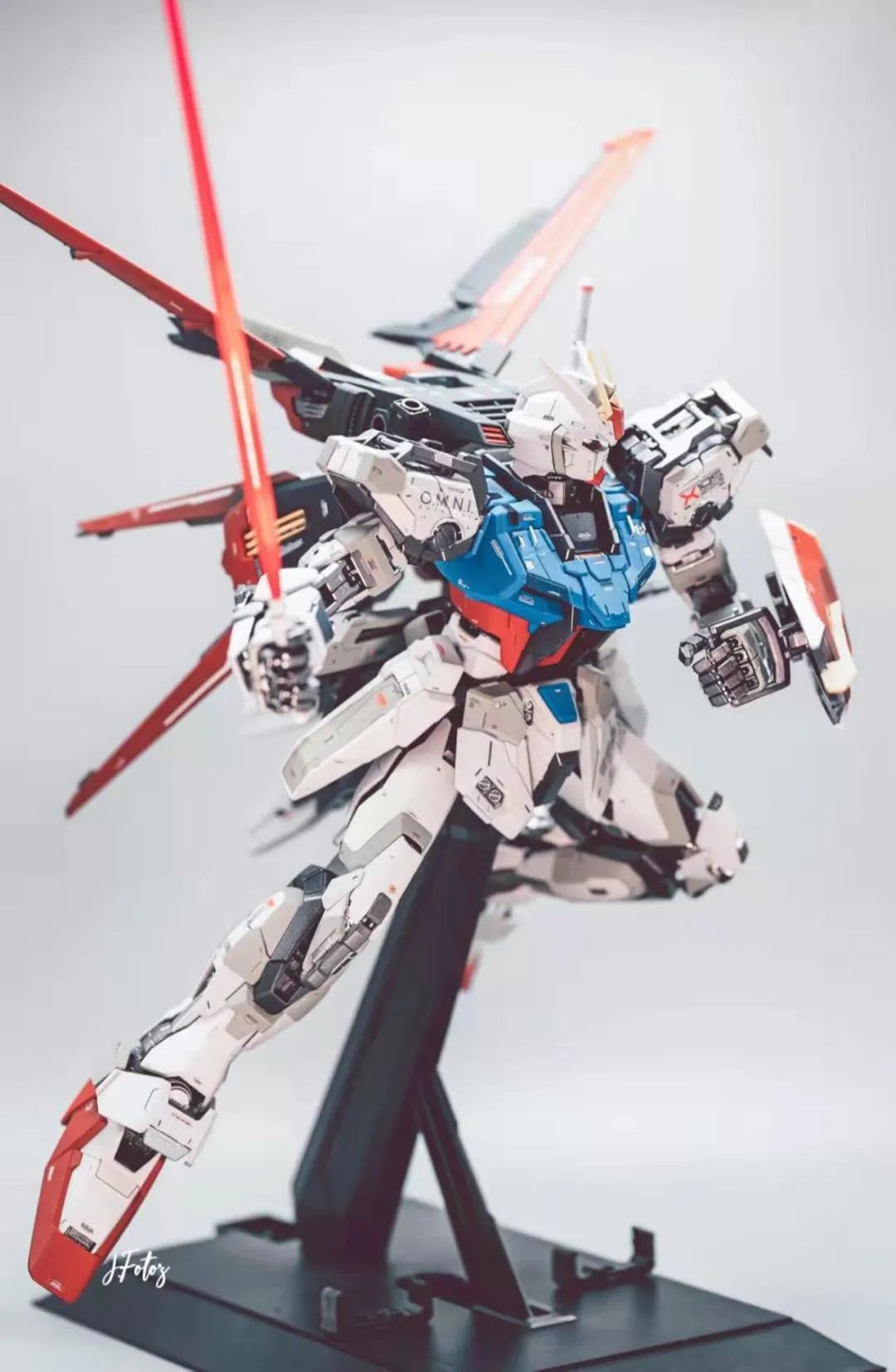 pg强袭高达头部拼装,pg强袭自由拼装过程