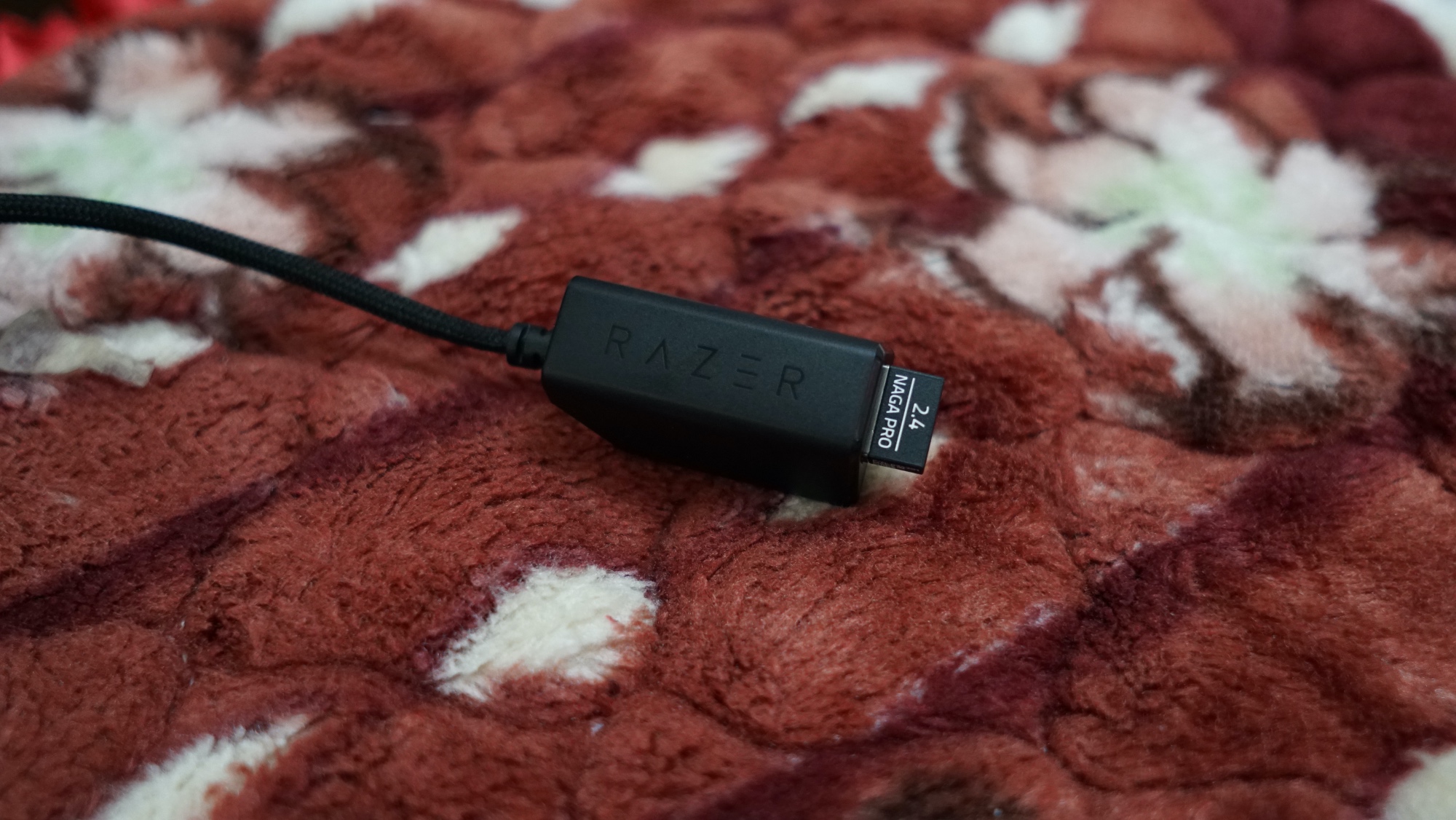 雷蛇nagapro那伽梵蛇专业版,雷蛇娜迦梵蛇专业版和v2的区别