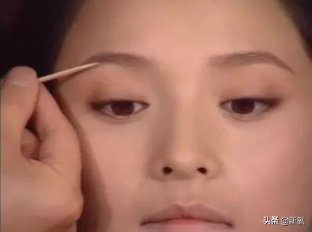 简单快捷适合各种脸型的毛眉画法,毛戈平标准眉形理论