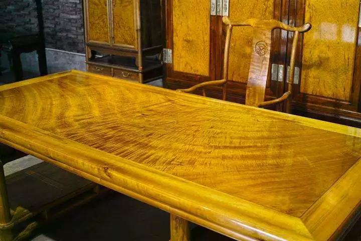 世界上最奢华的宫殿是什么宫殿,世界上现存最大最完整的木质宫殿