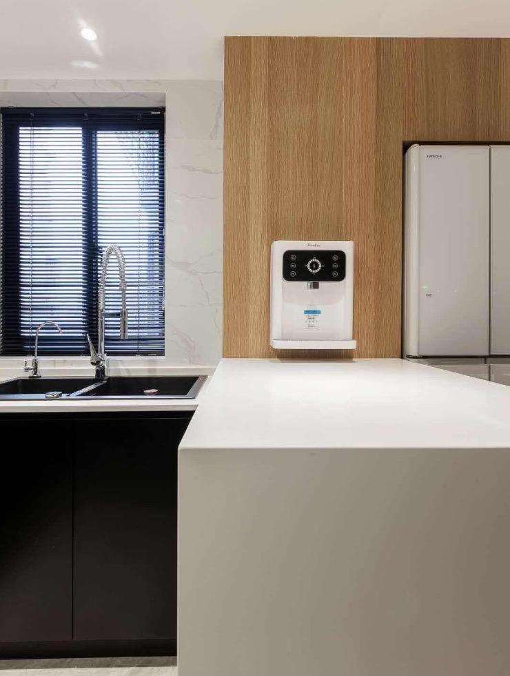 原木色极简家,黑白原木极简风格