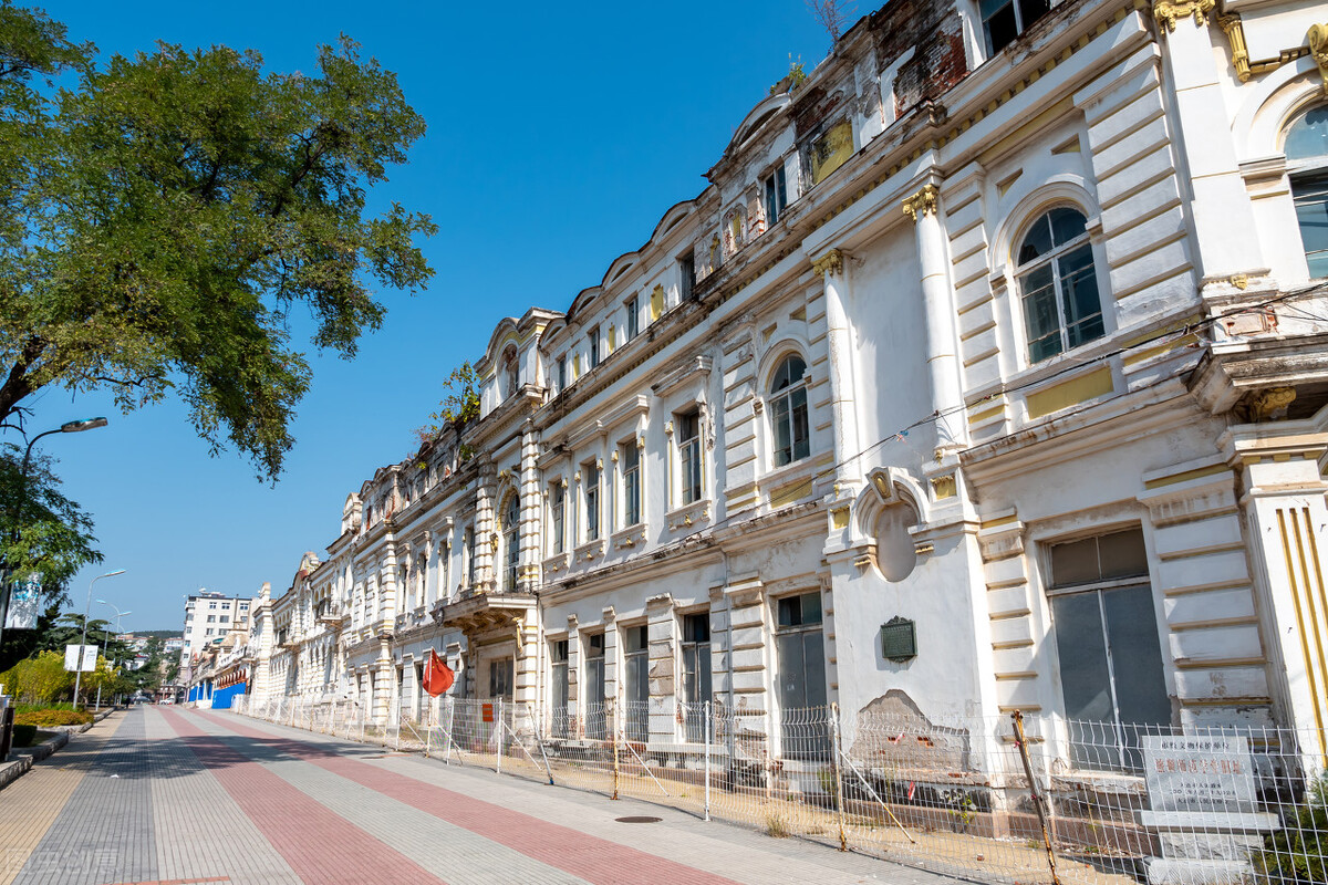 这座海滨小城的特点是什么,适合养老的海滨小镇