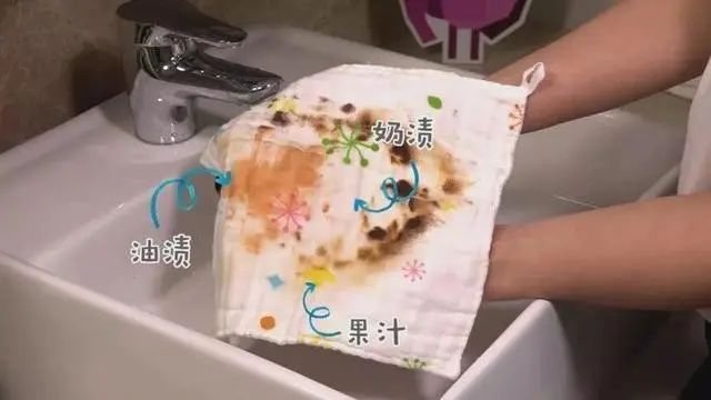 婴幼儿的衣服怎么洗最好,婴儿洗小衣服的方法有哪些