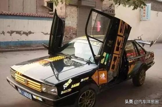 情人节开车接女朋友,情人节堵车女朋友要分手