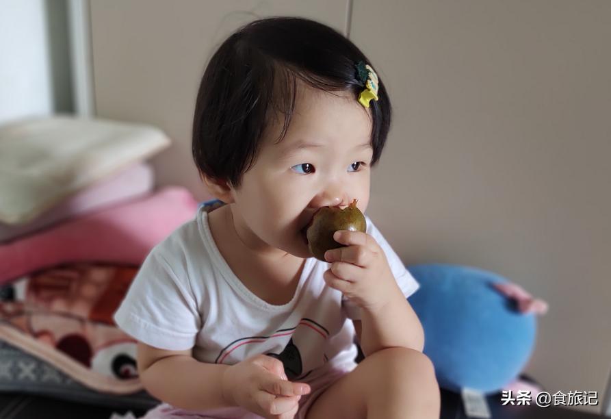 正宗的三华李水果,摘三华李酸甜脆口特解馋