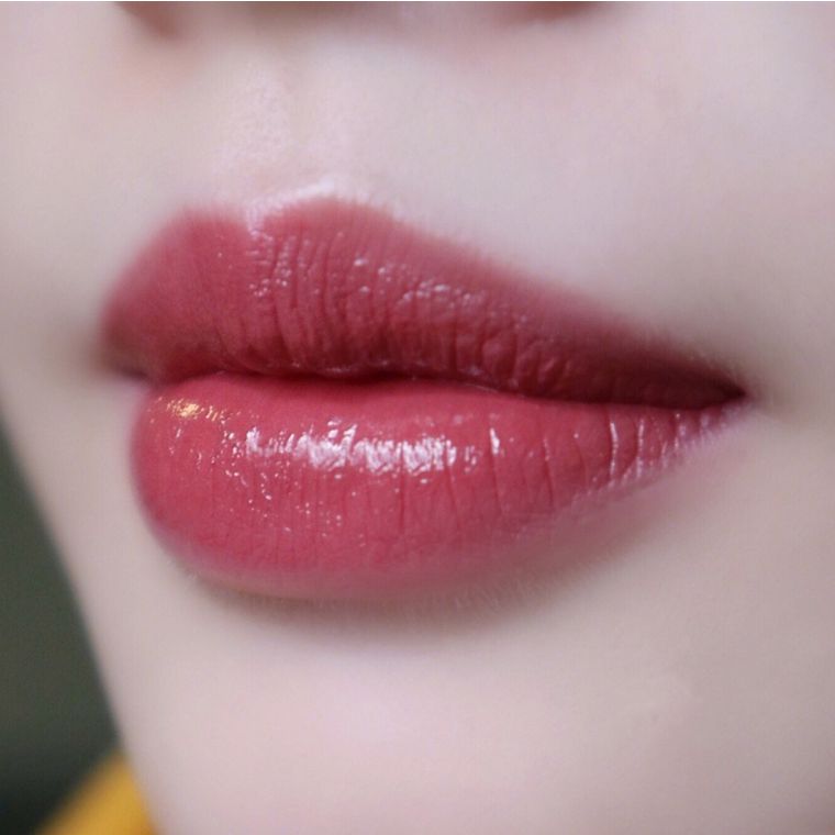 李佳琦推荐，大牌口红最值得购买的豆沙色！你有没有？